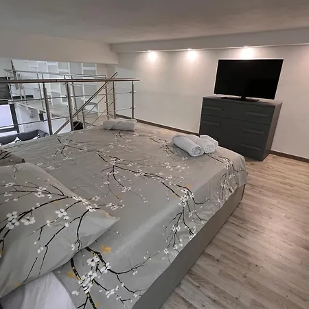 Urban Charme Loft דירה